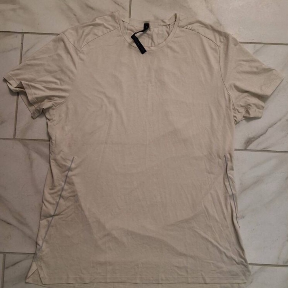 Lululemon Mens Bone Metal Vent Tech XL Reflective Short Sleeve